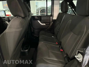 2014 Jeep Wrangler Unlimited Sahara - miniatura 9