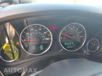 2014 Jeep Wrangler Unlimited Sahara - miniatura 9