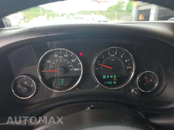 2014 Jeep Wrangler Unlimited Sahara - miniatura 9