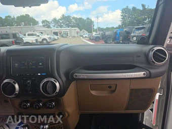 2014 Jeep Wrangler Unlimited Sahara - miniatura 19