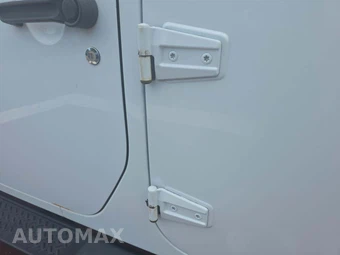 2014 Jeep Wrangler Unlimited Sahara - miniatura 24