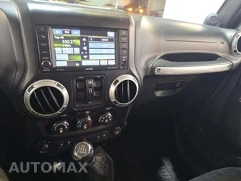 2014 Jeep Wrangler Unlimited Sahara - miniatura 10