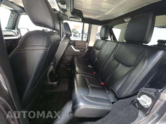 2014 Jeep Wrangler Unlimited Sahara - miniatura 13