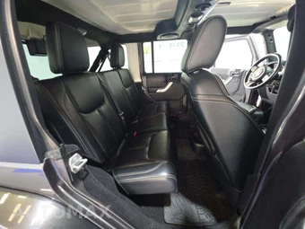 2014 Jeep Wrangler Unlimited Sahara - miniatura 16