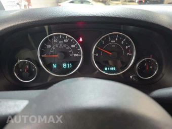2014 Jeep Wrangler Unlimited Sahara - miniatura 9