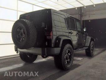 2014 Jeep Wrangler Unlimited Sahara - miniatura 4