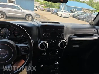 2014 Jeep Wrangler Unlimited Sahara - miniatura 14