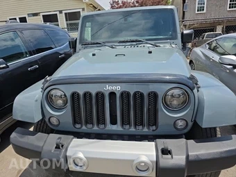 2014 Jeep Wrangler Unlimited Sahara - miniatura 2