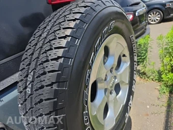 2014 Jeep Wrangler Unlimited Sahara - miniatura 7