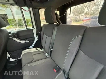 2014 Jeep Wrangler Unlimited Sahara - miniatura 15