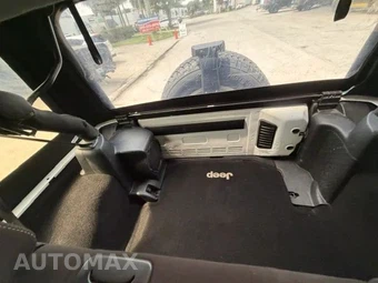 2014 Jeep Wrangler Unlimited Sahara - miniatura 16