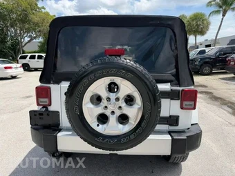 2014 Jeep Wrangler Unlimited Sahara - miniatura 7