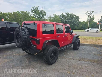 2014 Jeep Wrangler Unlimited Sahara - miniatura 3