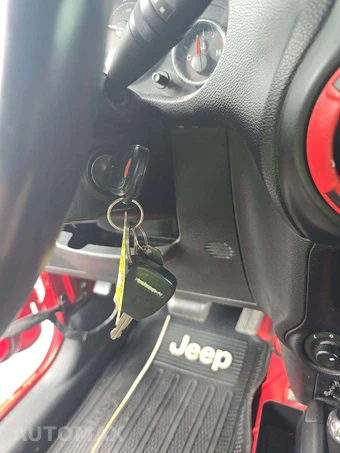 2014 Jeep Wrangler Unlimited Sahara - miniatura 8