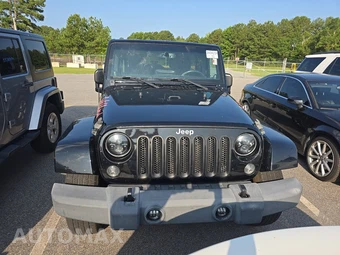 2014 Jeep Wrangler Unlimited Sahara - miniatura 2