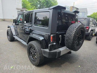 2014 Jeep Wrangler Unlimited Sahara - miniatura 2