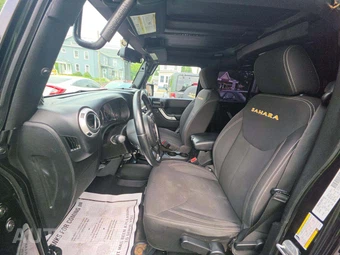 2014 Jeep Wrangler Unlimited Sahara - miniatura 6