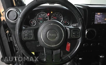 2014 Jeep Wrangler Unlimited Sahara - miniatura 6