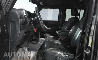 2014 Jeep Wrangler Unlimited Sahara - miniatura 7