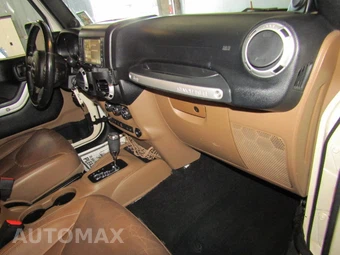 2014 Jeep Wrangler Unlimited Sahara - miniatura 15