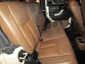 2014 Jeep Wrangler Unlimited Sahara - miniatura 17