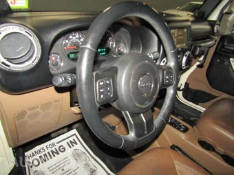 2014 Jeep Wrangler Unlimited Sahara - miniatura 9