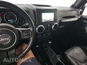 2014 Jeep Wrangler Unlimited Sahara - miniatura 11
