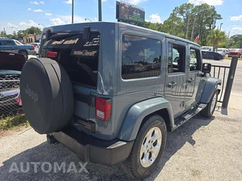 2014 Jeep Wrangler Unlimited Sahara - miniatura 3