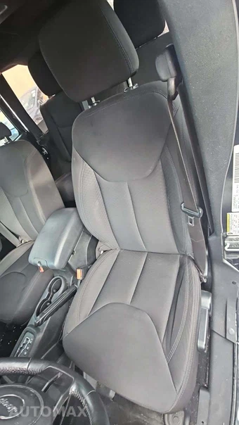 2014 Jeep Wrangler Unlimited Sport - miniatura 32