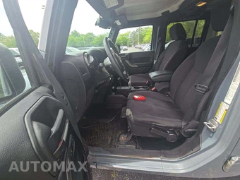 2014 Jeep Wrangler Unlimited Sport - miniatura 3