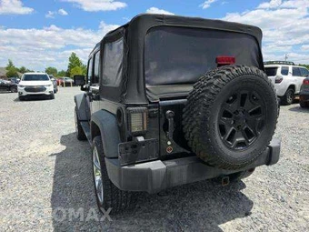 2014 Jeep Wrangler Unlimited Sport - miniatura 2