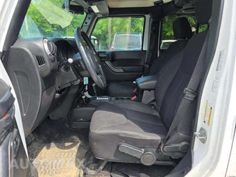 2014 Jeep Wrangler Unlimited Sport - miniatura 6