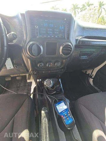 2014 Jeep Wrangler Unlimited Sport - miniatura 10