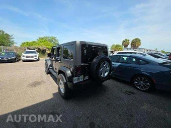 2014 Jeep Wrangler Unlimited Sport - miniatura 2