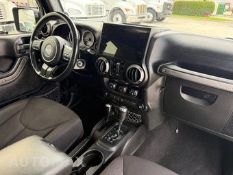 2014 Jeep Wrangler Unlimited Sport - miniatura 64