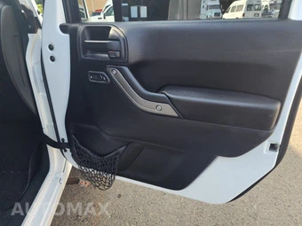 2014 Jeep Wrangler Unlimited Sport - miniatura 30