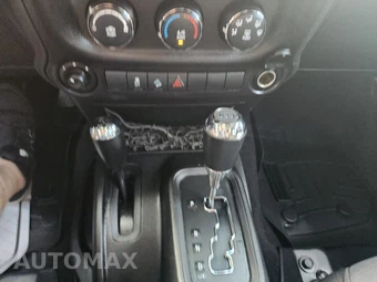 2014 Jeep Wrangler Unlimited Sport - miniatura 37