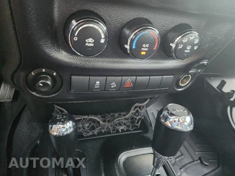 2014 Jeep Wrangler Unlimited Sport - miniatura 41