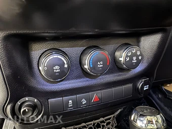 2014 Jeep Wrangler Unlimited Sport - miniatura 19