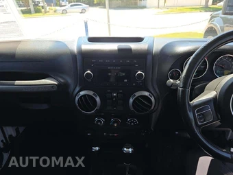 2014 Jeep Wrangler Unlimited Sport RHD - miniatura 10