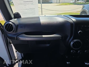 2014 Jeep Wrangler Unlimited Sport RHD - miniatura 19