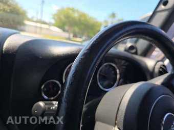 2014 Jeep Wrangler Unlimited Sport RHD - miniatura 21
