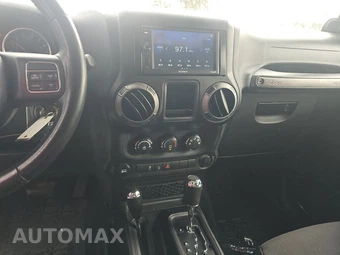 2014 Jeep Wrangler Willys Wheeler Edition - miniatura 11