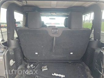 2014 Jeep Wrangler Willys Wheeler Edition - miniatura 16