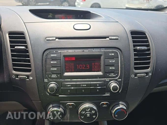 2014 Kia Forte LX Sedan - miniatura 10