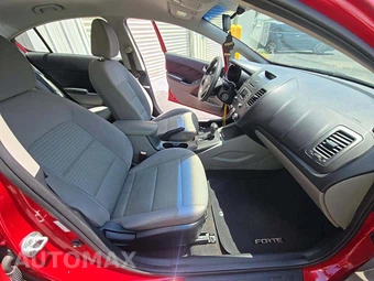 2014 Kia Forte LX Sedan - miniatura 18