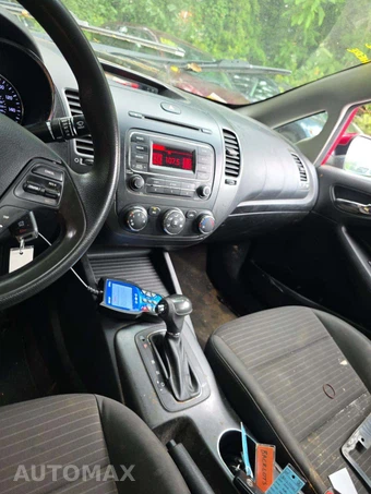 2014 Kia Forte LX Sedan – miniatura 10