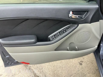 2014 Kia Forte LX Sedan - miniatura 10
