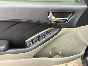 2014 Kia Forte LX Sedan - miniatura 11