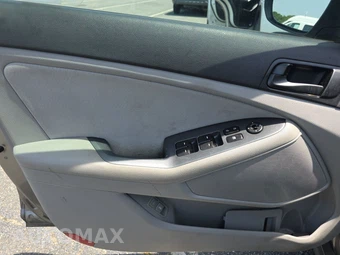 2014 Kia Optima LX – miniatura 9
